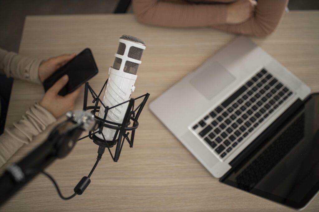 11-contrarian-tips-on-being-an-effective-podcast-host