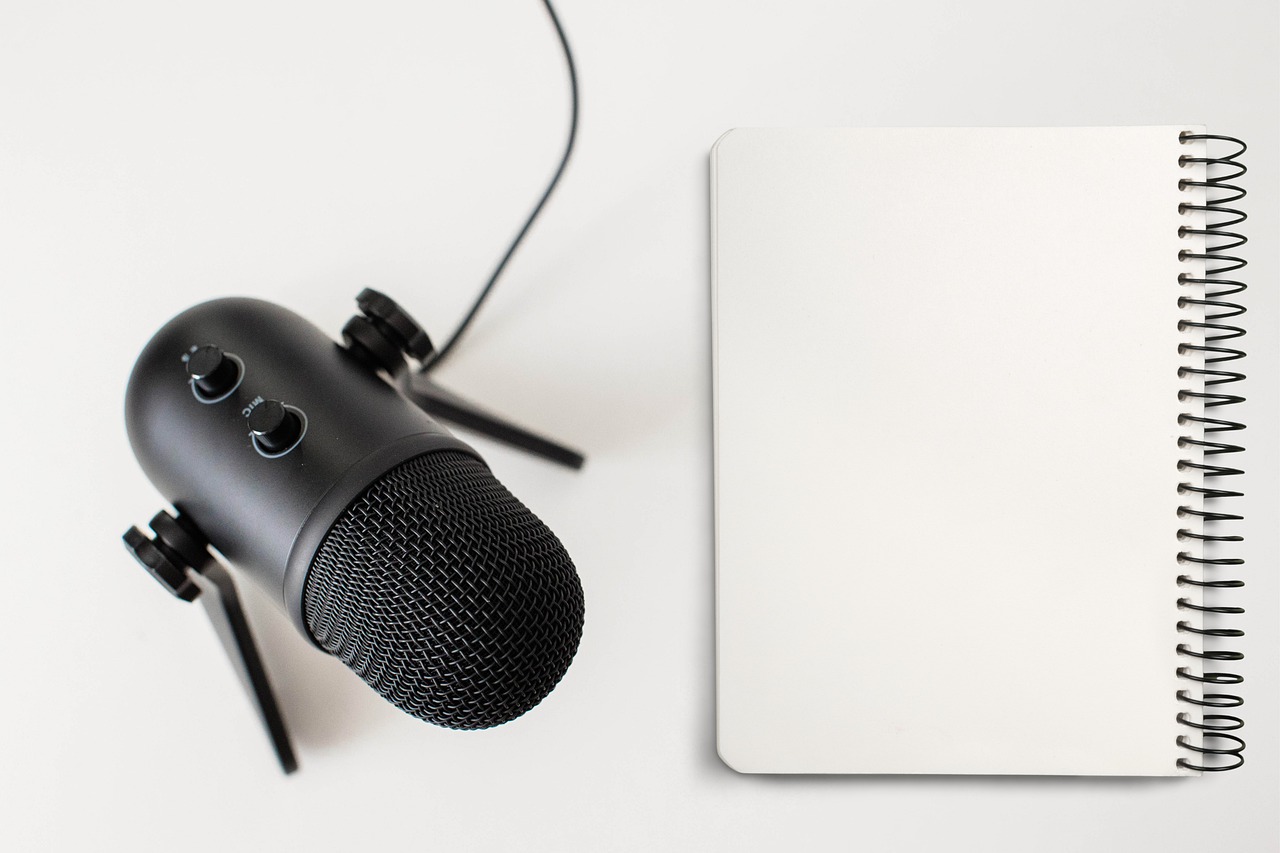 What is a Podcast Script and Why do you need one? - Hubhopper Blogs